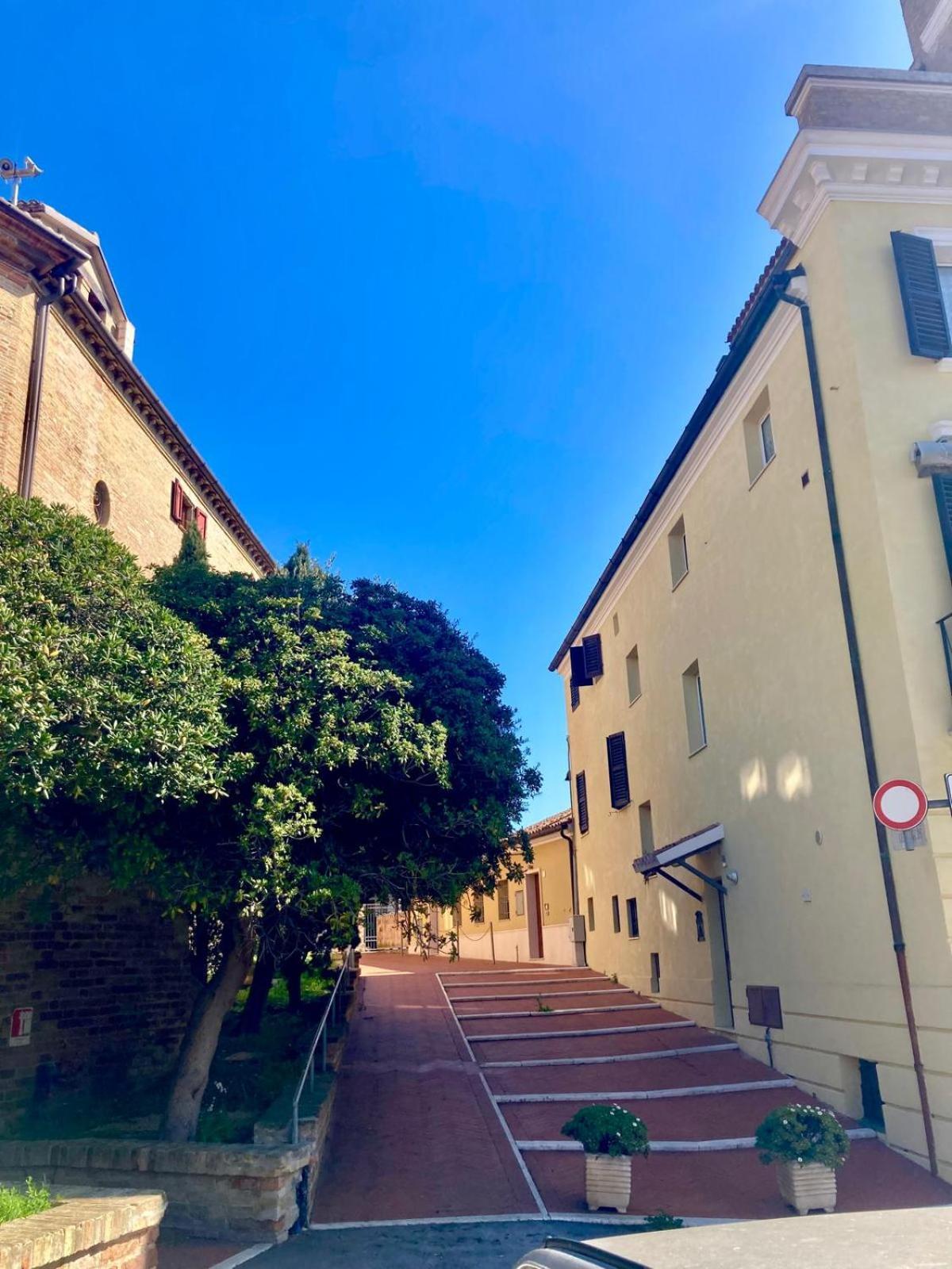 Monolocali Da Vinci Hotel Falconara Marittima Exterior photo